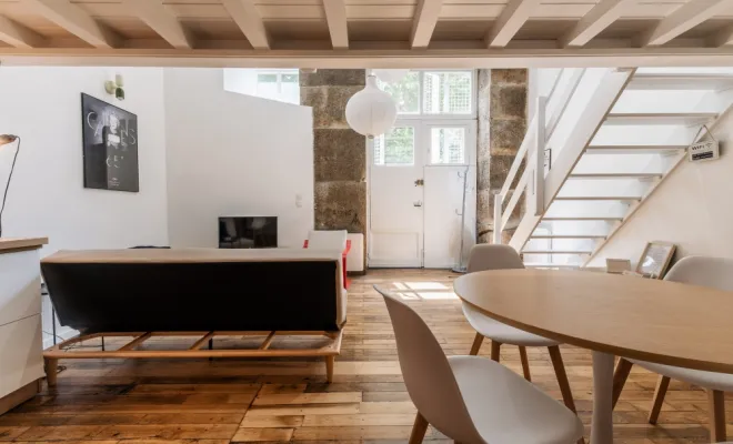 Majesté , Grenoble, HOSTNATION