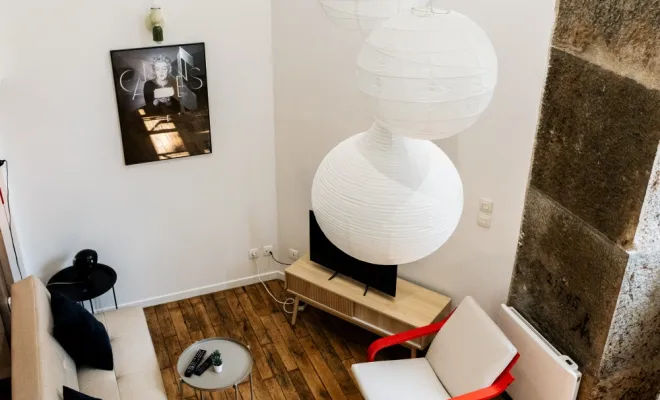 Majesté , Grenoble, HOSTNATION